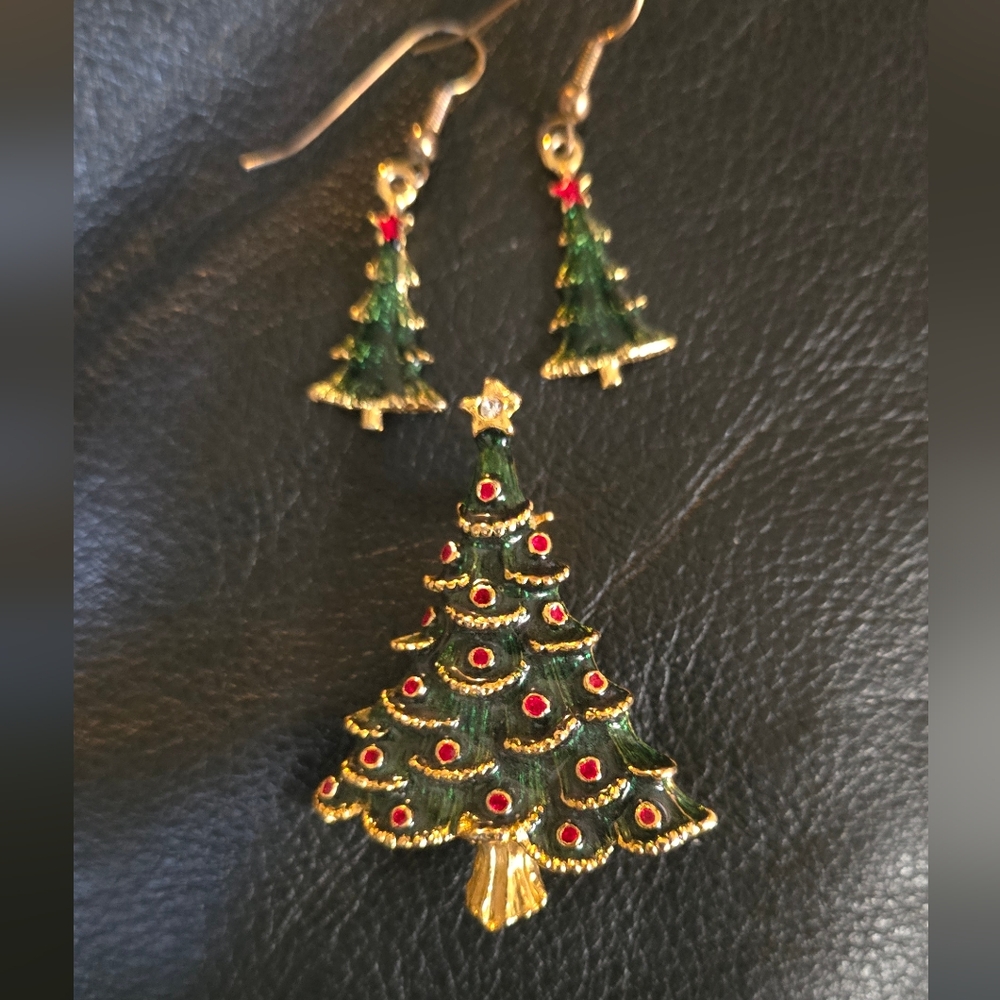 Christmas Holiday tree enamel jewelry collection pin & earrings - Picture 4 of 7